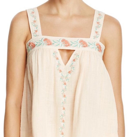 BANJARA EMBROIDERED KEYHOLE TOP - Picture 2 of 3